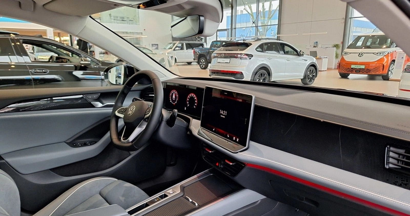 Volkswagen Passat cena 183000 przebieg: 5, rok produkcji 2024 z Chełm małe 277